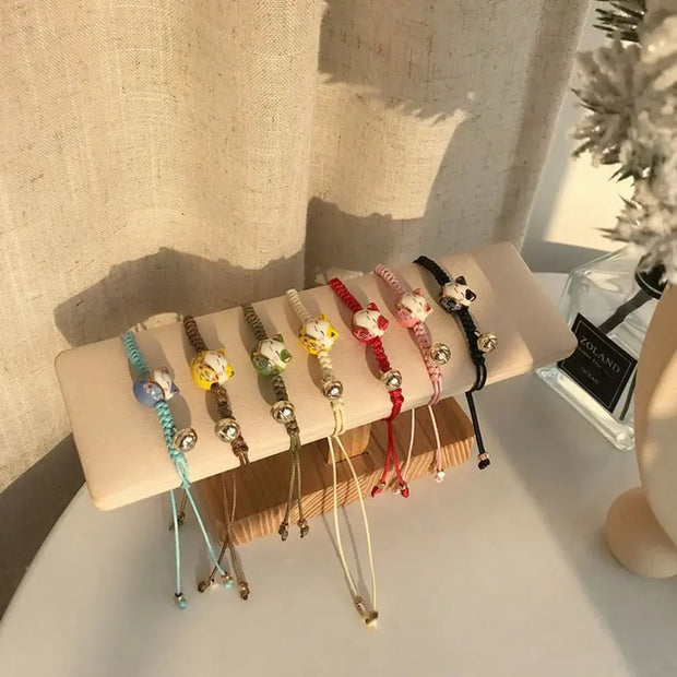 Maneki Neko Armband Rot – Glückskatze Charm Schmuck