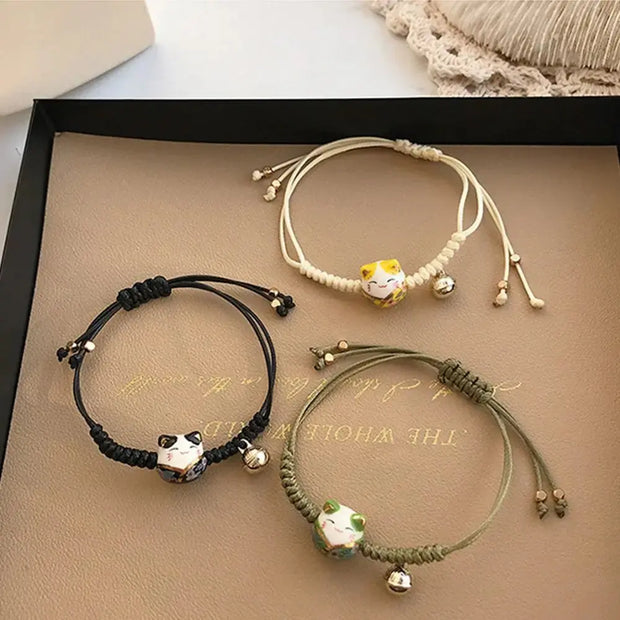 Maneki Neko Armband Rot – Glückskatze Charm Schmuck