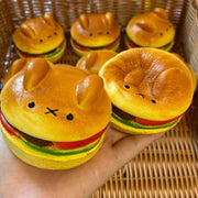 Kawaii Bär Burger Squishie – Niedliches Stressspielzeug