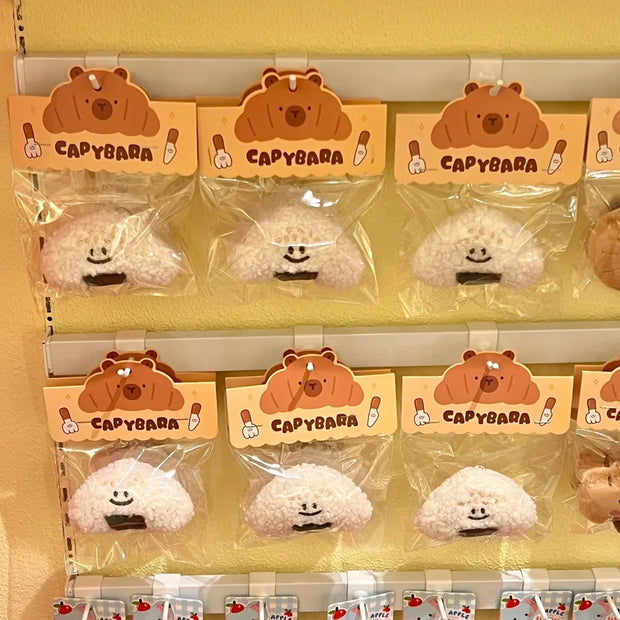 Kawaii Onigiri Plüsch Schlüsselanhänger – Niedliches Reiskugel Design
