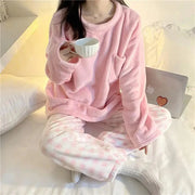 Fleece Pyjama Set – Weiches Oberteil & Kariertes Unterteil