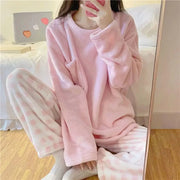 Fleece Pyjama Set – Weiches Oberteil & Kariertes Unterteil