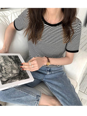 Gestreiftes Koreanisches Vintage T-Shirt Kurzarm